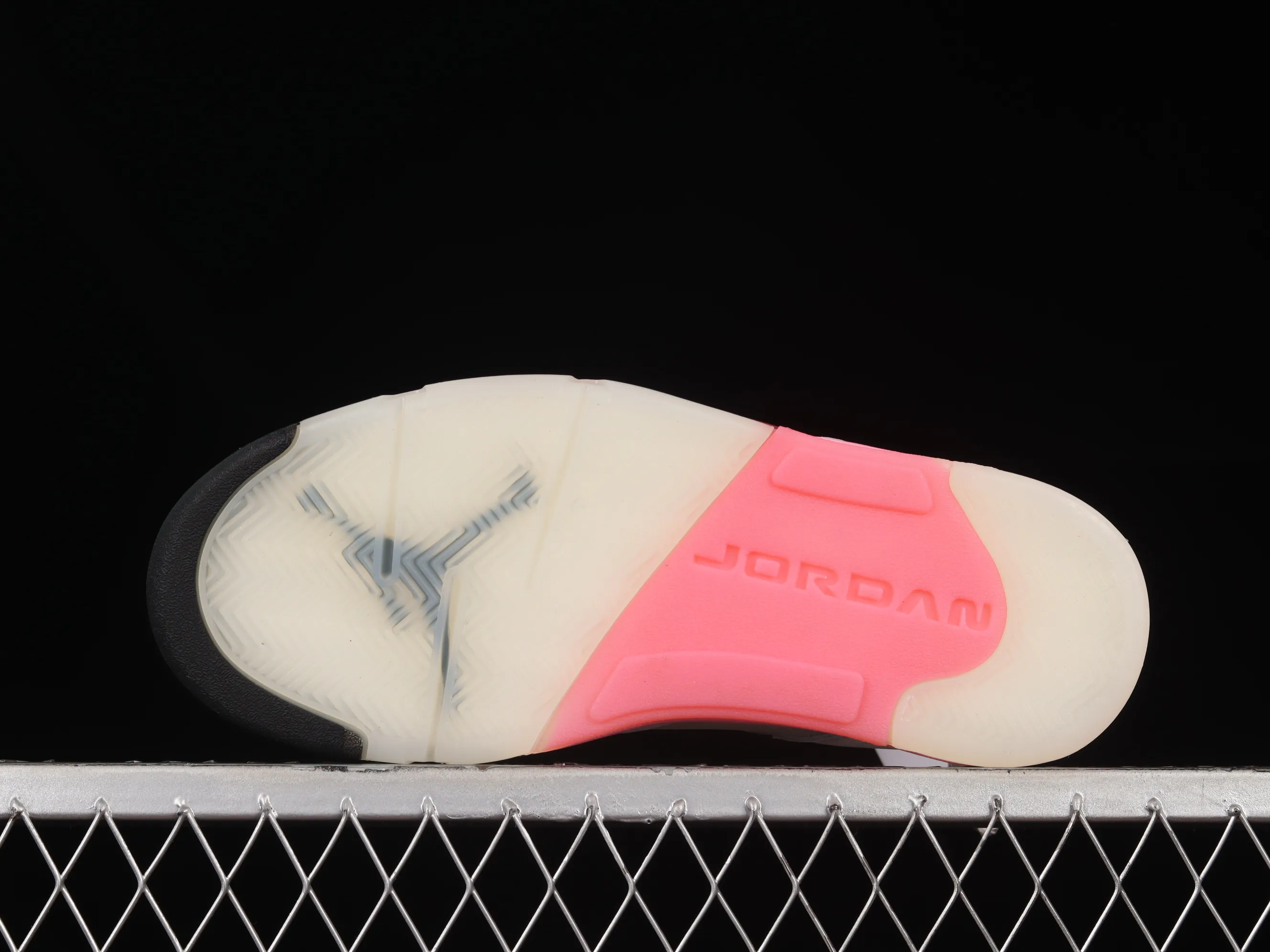 All categories Air Jordan Jordan series basketball shoes Air Jordan 5 Air Jordan Retro Low AJ5 Joe 5 white and pink low-top basketball shoes DX4390-116